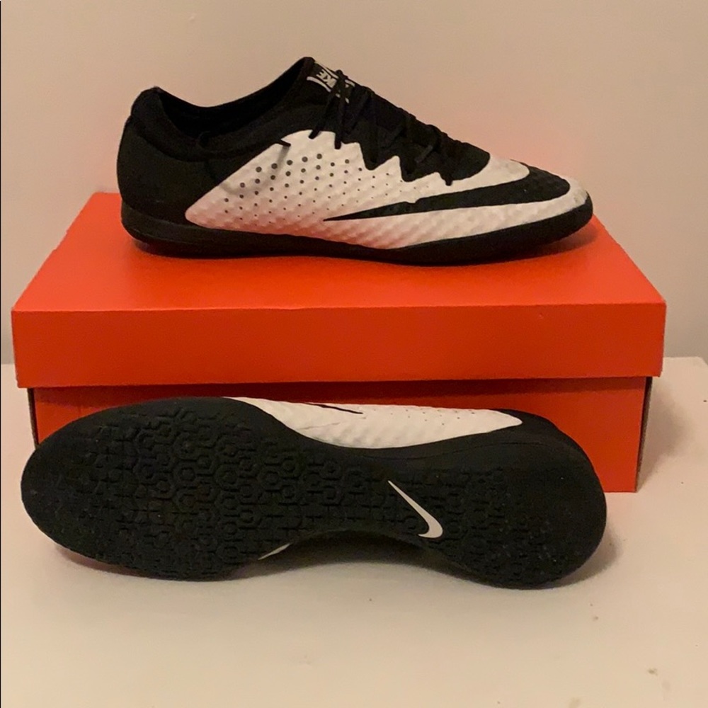 NIKE MercurialX Finale II Indoor Soccer Shoe